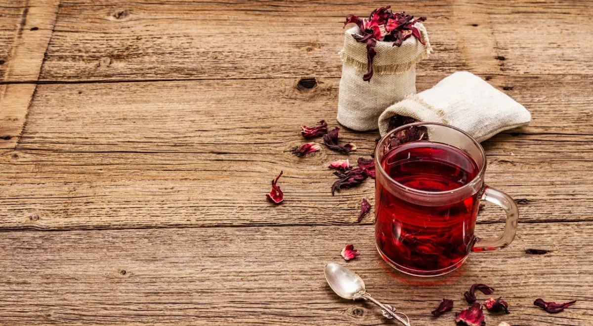 Hibiscus tea and dried flowers used in Amuse-Booch
